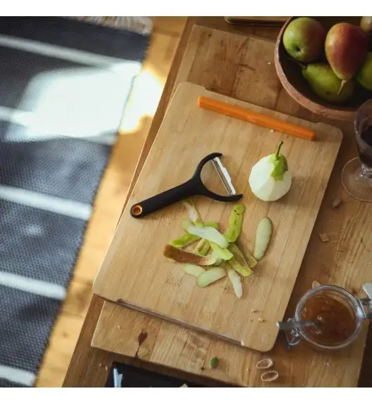 FISKARS FUNCTIONAL FORM 1079908 Obierak do warzyw / stal nierdzewna 