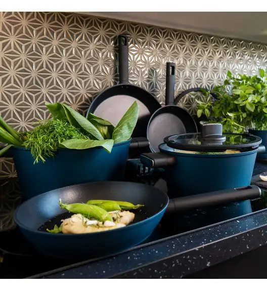 AMBITION AZZURRO Komplet patelni 20, 24, 28 cm + Brytfanna 40x26 cm / INDUKCJA