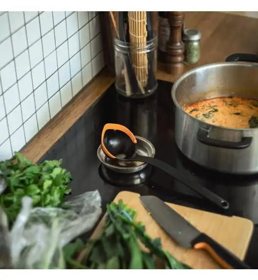 FISKARS FUNCTIONAL FORM 1079965 Łyżka wazowa 30 cm / tworzywo sztuczne