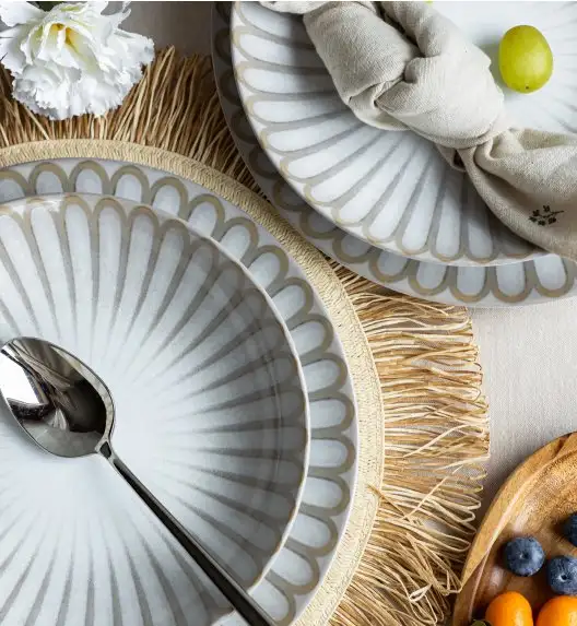 LUBIANA BOSS KERAJET | 708 KJ | Serwis obiadowy 24/72 elementy | 9228 ROZETA