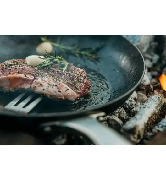 SKOTTSBERG | CAST IRON | Zestaw 2 patelnie 24, 28 cm ŻELIWNE + Pokrywki szklane Tadar