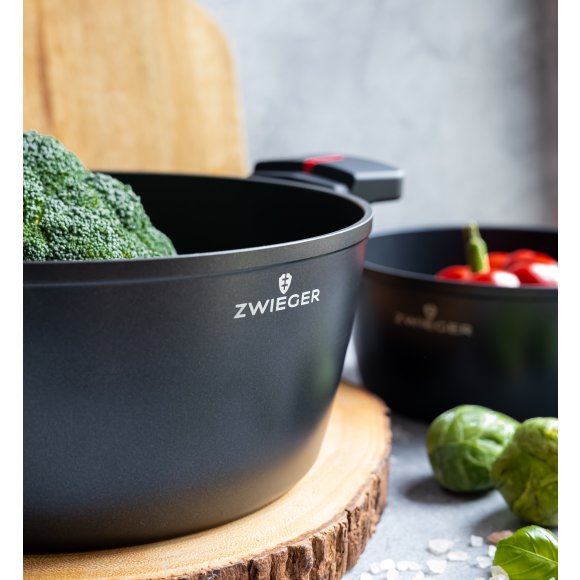 ZWIEGER RED LINE Garnek 2,2 L z pokrywką 20 cm / powłoka TitanEX