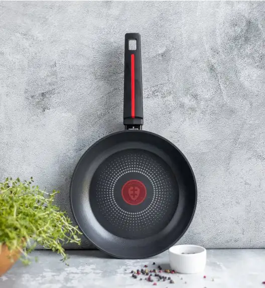 ZWIEGER RED LINE Patelnia 24 cm / powłoka nieprzywierająca TitanEX