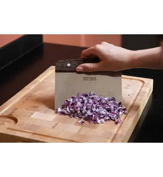 SKOTTSBERG Skrobak do czyszczenia i krojenia z miarką / drewniany uchwyt