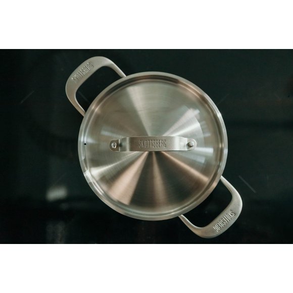 SKOTTSBERG STAINLESS STEEL Garnek 3,3 l z pokrywką 20 cm