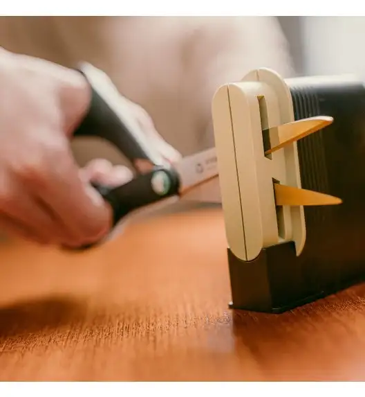 FISKARS OGRÓD 1074544 FUNCTIONAL FORM Nożyce ogrodowe 21 cm / ząbkowane / czarne