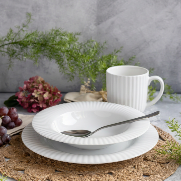 LUBIANA DAISY ROYAL Serwis obiadowy 18 osób / 72 elementy | biała porcelana