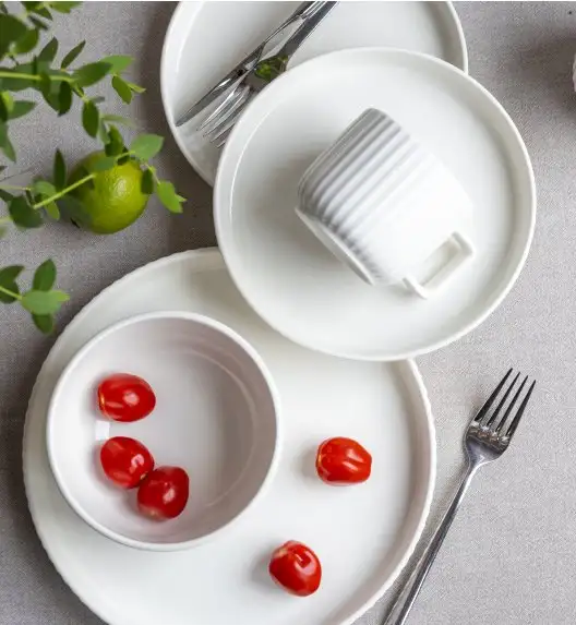 KAIA HOME Ceramiczny zestaw obiadowo kawowy 32 el / 6 os biały ryflowany
