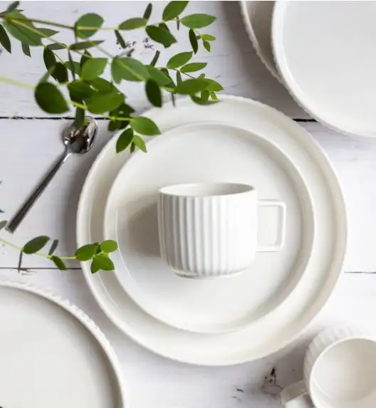 KAIA HOME Ceramiczny zestaw obiadowo kawowy 32 el / 6 os biały ryflowany