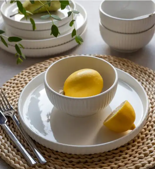 KAIA HOME Ceramiczny zestaw obiadowo kawowy 32 el / 6 os biały ryflowany