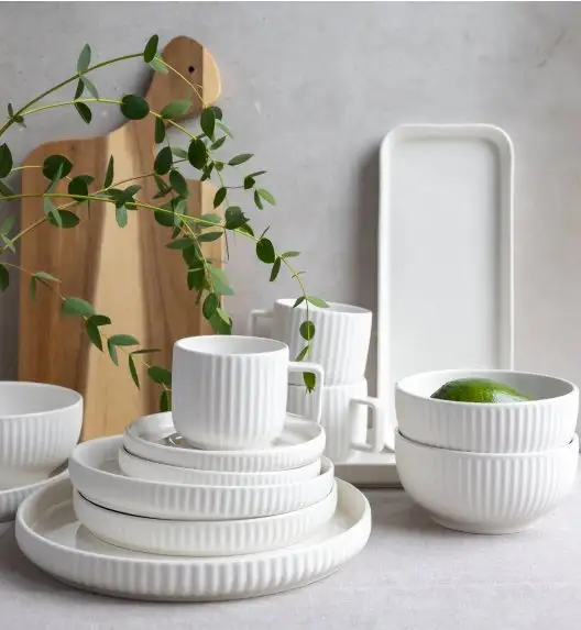 KAIA HOME Ceramiczny zestaw obiadowo kawowy 32 el / 6 os biały ryflowany