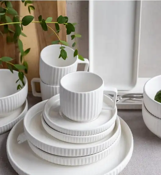KAIA HOME Ceramiczny zestaw obiadowo kawowy 32 el / 6 os biały ryflowany