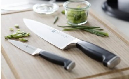 Noże kuchenne Zwilling – czy warto je kupić? Zobacz opinie użytkowników