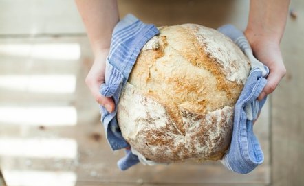 Jaki garnek sprawdzi się do pieczenia chleba?
